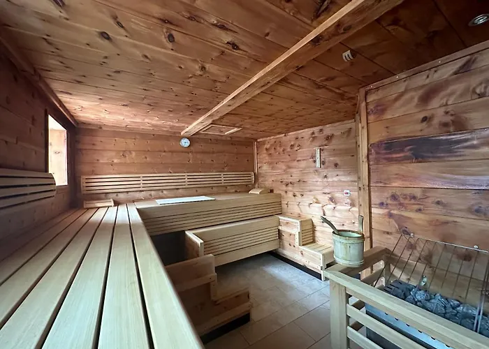 Отель Enzian - Adults Only 4*